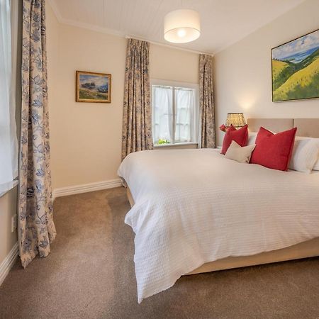 French Bay House Bed & Breakfast Akaroa Exterior photo