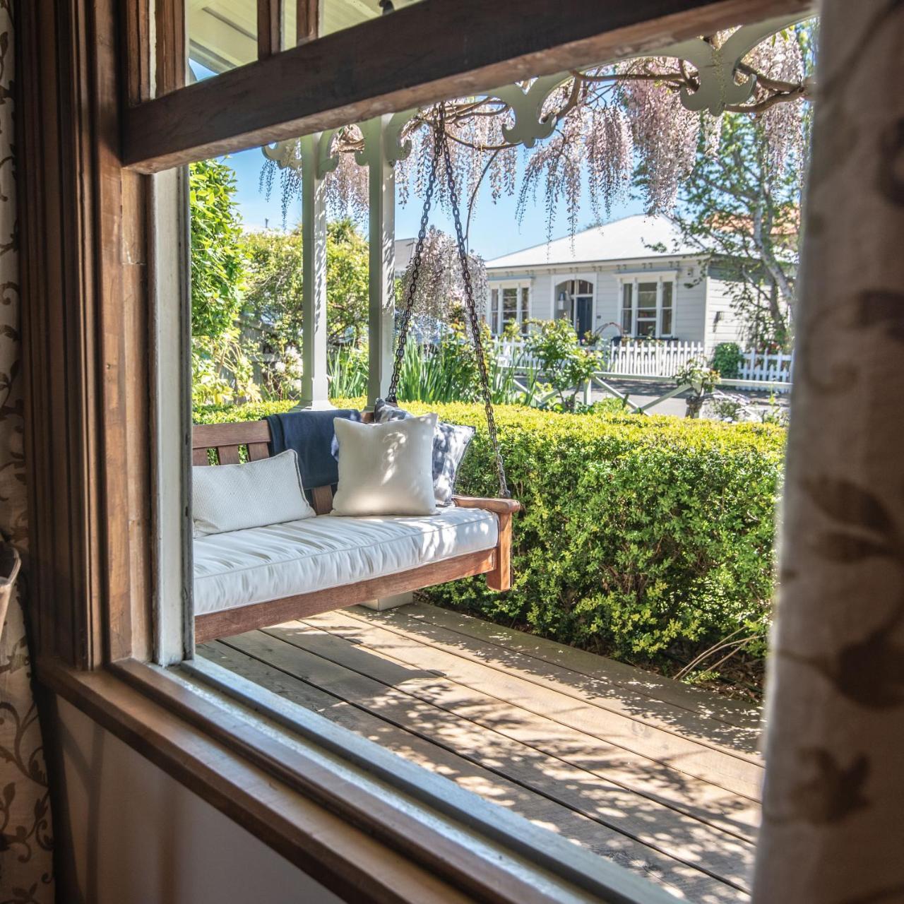 French Bay House Bed & Breakfast Akaroa Exterior photo